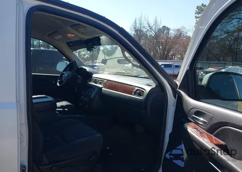 2009 Chevrolet Tahoe Lt1 z USA, uszkodzony, nr VIN 1GNEC23309R233021